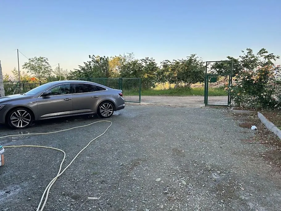Koesk De Muestakil Bahceli Konak Kirechane Holiday home