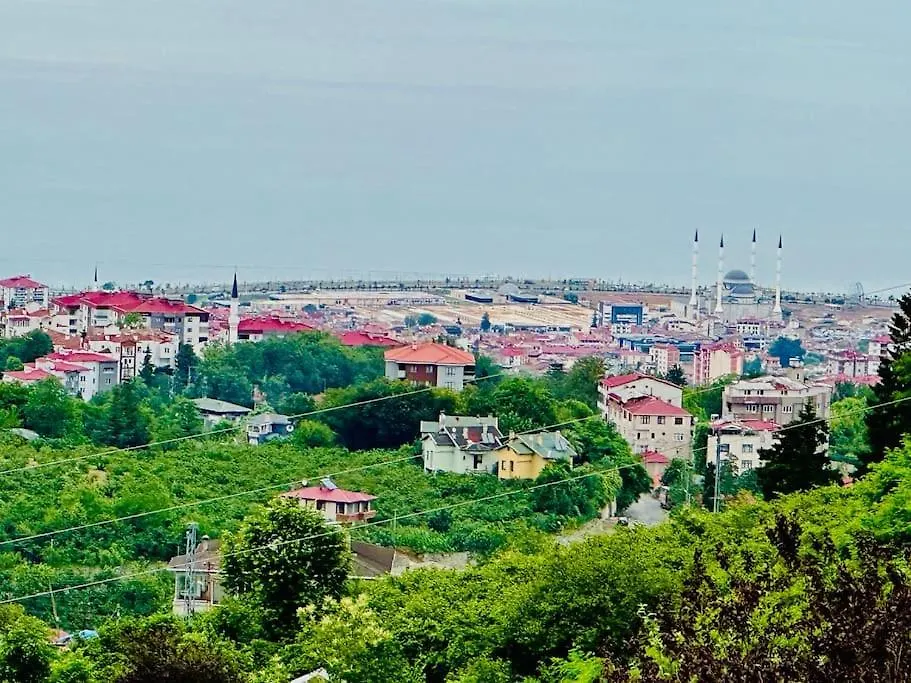 Koesk De Muestakil Bahceli Konak Kirechane Holiday home